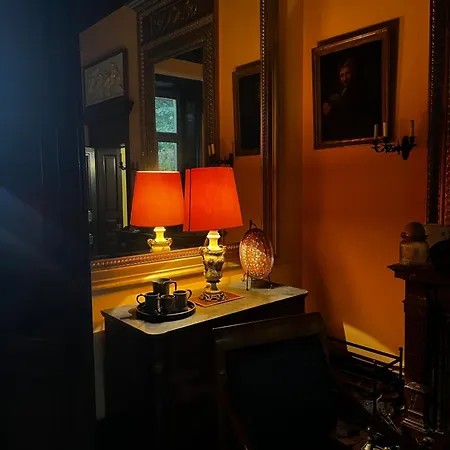 Angela Neuer Rosengarten فيلة