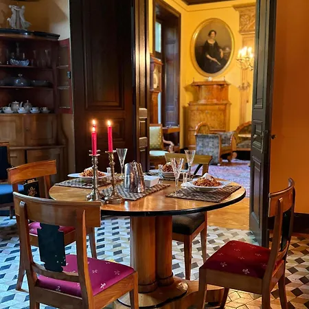 Angela Neuer Rosengarten فلبرت