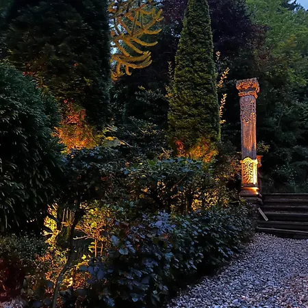 Angela Neuer Rosengarten *