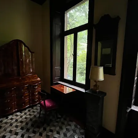 Angela Neuer Rosengarten فيلة *