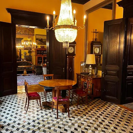 Angela Neuer Rosengarten فلبرت