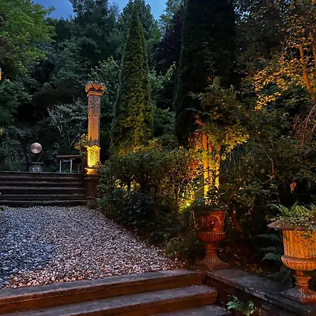 Angela Neuer Rosengarten فيلة فلبرت