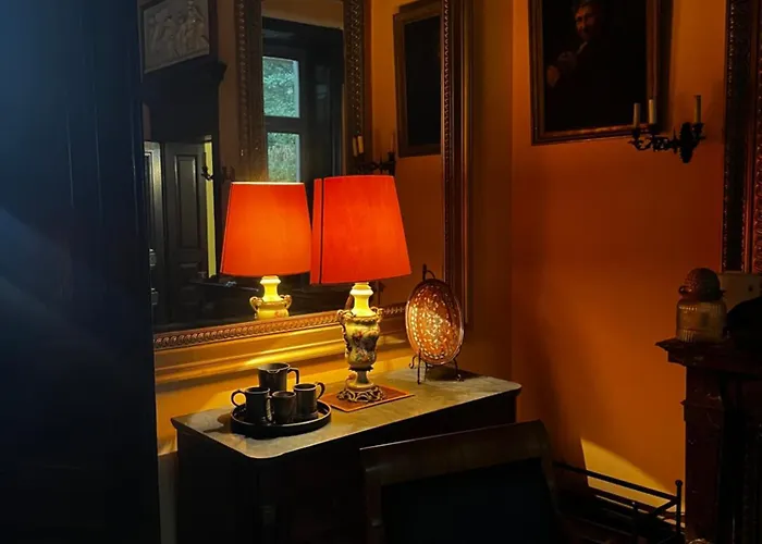 Angela Neuer Rosengarten Villa