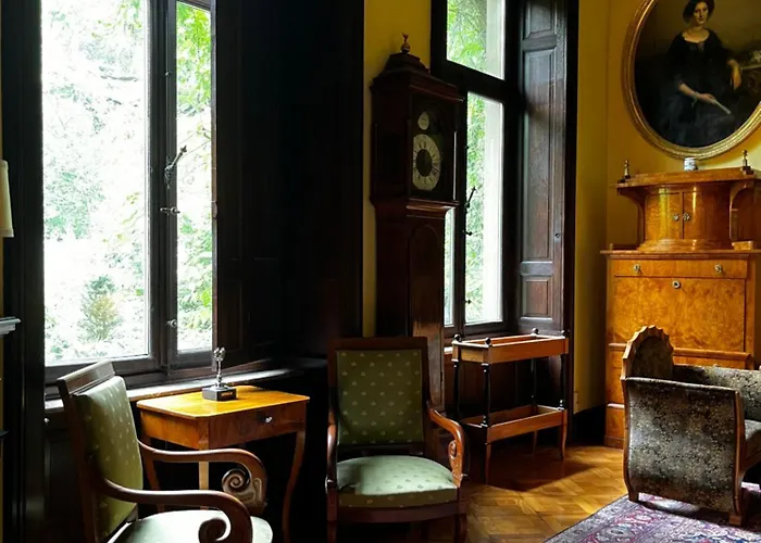 Angela Neuer Rosengarten Villa *