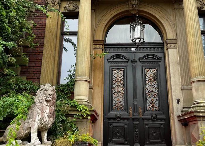 Angela Neuer Rosengarten *