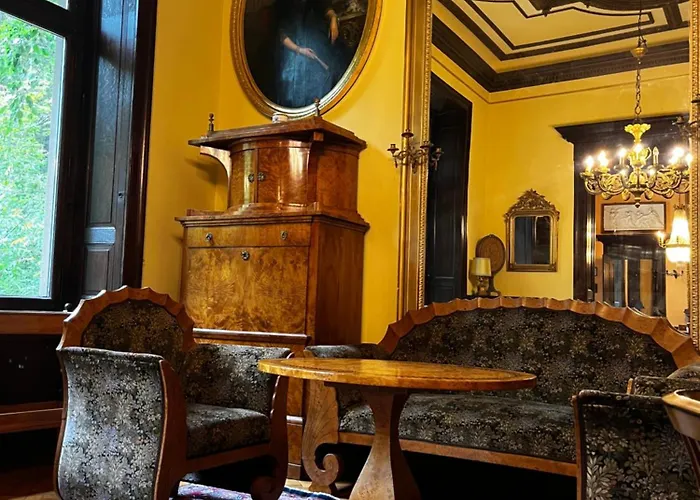 Angela Neuer Rosengarten Villa